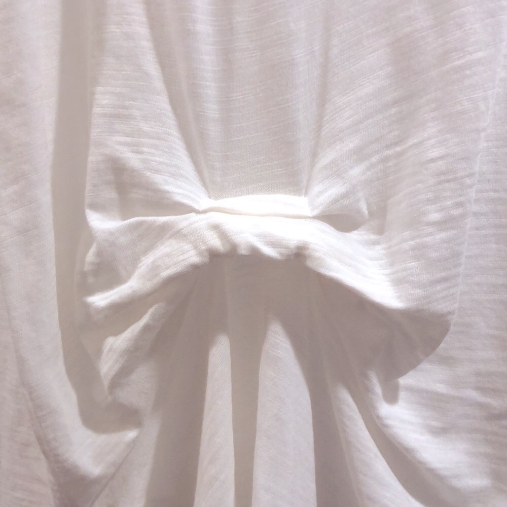 DG2 by Diane Gilman White Slub Short Sleeve tee – Size Medium